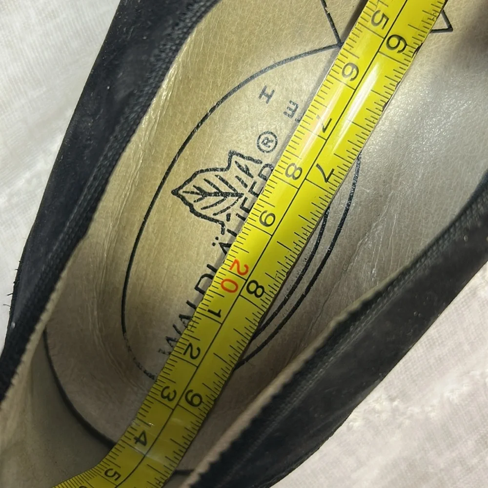 Waldlaufer almost new leather slight wedge shoes